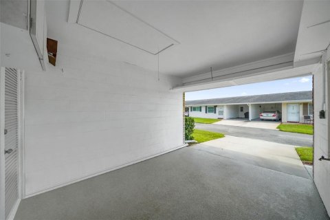 House in Pinellas Park, Florida 2 bedrooms, 88.26 sq.m. № 2364795 - photo 20