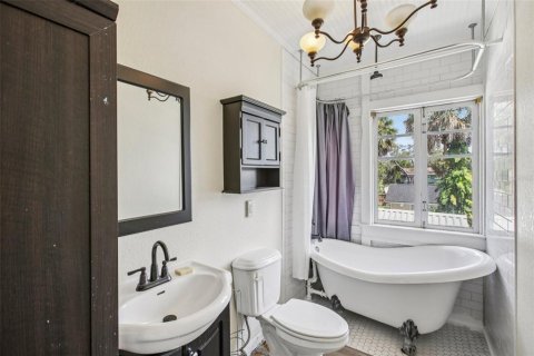 House in Tarpon Springs, Florida 3 bedrooms, 144 sq.m. № 1893914 - photo 19