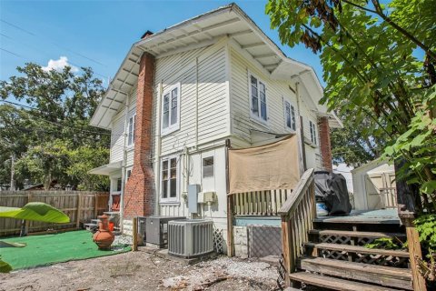 House in Tarpon Springs, Florida 3 bedrooms, 144 sq.m. № 1893914 - photo 30