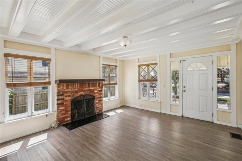 House in Tarpon Springs, Florida 3 bedrooms, 144 sq.m. № 1893914 - photo 4