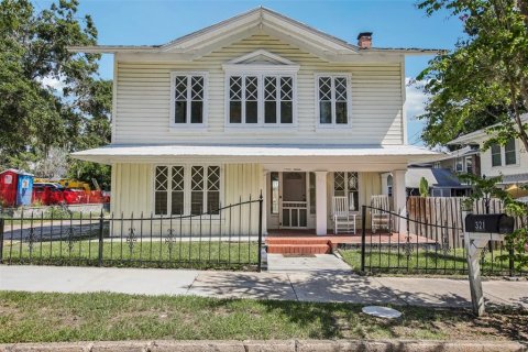 House in Tarpon Springs, Florida 3 bedrooms, 144 sq.m. № 1893914 - photo 1