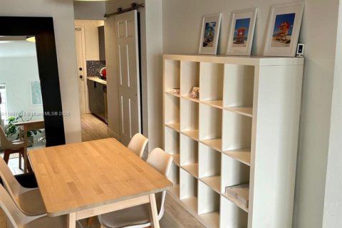 Condominio en venta en Miami Beach, Florida, 1 dormitorio, 68.75 m2 № 1952156 - foto 3