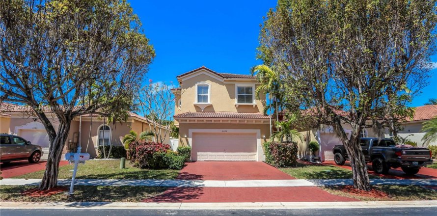 Casa en Homestead, Florida 3 dormitorios, 191.19 m2 № 1981900