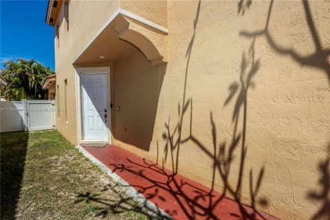 Casa en venta en Homestead, Florida, 3 dormitorios, 191.19 m2 № 1981900 - foto 4