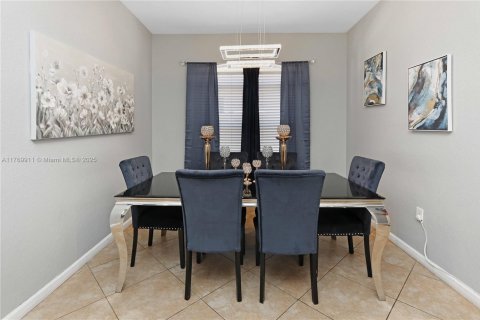 Casa en venta en Homestead, Florida, 3 dormitorios, 191.19 m2 № 1981900 - foto 10