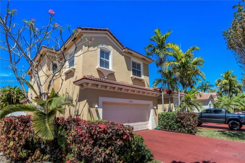 Casa en venta en Homestead, Florida, 3 dormitorios, 191.19 m2 № 1981900 - foto 3