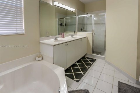 Casa en venta en Homestead, Florida, 3 dormitorios, 191.19 m2 № 1981900 - foto 25