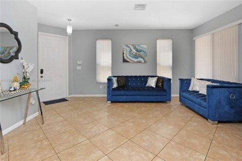 Casa en venta en Homestead, Florida, 3 dormitorios, 191.19 m2 № 1981900 - foto 6