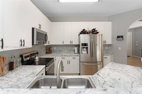 Casa en venta en Homestead, Florida, 3 dormitorios, 191.19 m2 № 1981900 - foto 15