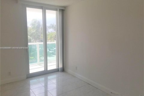 Condominio en venta en Sunny Isles Beach, Florida, 2 dormitorios, 126.07 m2 № 2254284 - foto 16