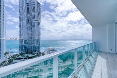 Condominio en venta en Sunny Isles Beach, Florida, 2 dormitorios, 126.07 m2 № 2254284 - foto 18