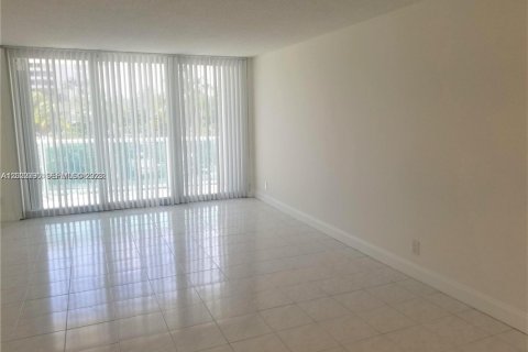 Condominio en venta en Sunny Isles Beach, Florida, 2 dormitorios, 126.07 m2 № 2254284 - foto 7