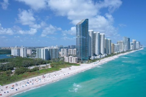 Condominio en venta en Sunny Isles Beach, Florida, 2 dormitorios, 126.07 m2 № 2254284 - foto 20
