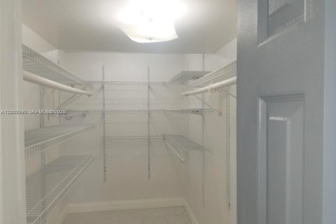 Condominio en venta en Sunny Isles Beach, Florida, 2 dormitorios, 126.07 m2 № 2254284 - foto 15