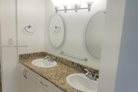 Condominio en venta en Sunny Isles Beach, Florida, 2 dormitorios, 126.07 m2 № 2254284 - foto 9