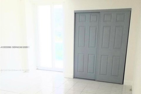 Condominio en venta en Sunny Isles Beach, Florida, 2 dormitorios, 126.07 m2 № 2254284 - foto 12