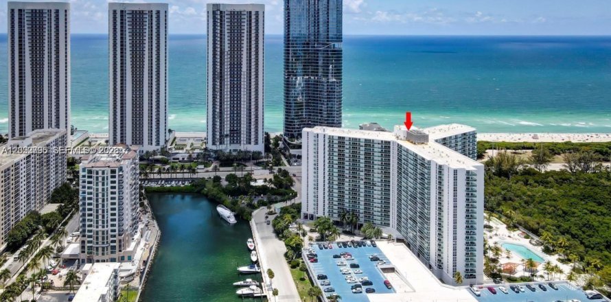 Condominio en Sunny Isles Beach, Florida, 2 dormitorios  № 2254284