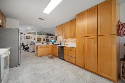 Купить виллу или дом в Спринг-Хилл, Флорида 9 комнат, 214.98м2, № 1537529 - фото 18
