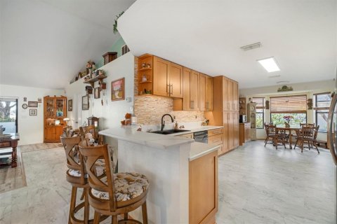 Купить виллу или дом в Спринг-Хилл, Флорида 9 комнат, 214.98м2, № 1537529 - фото 15