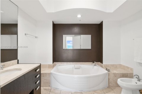 Copropriété à vendre à Sunny Isles Beach, Floride: 2 chambres, 152.64 m2 № 2040905 - photo 17