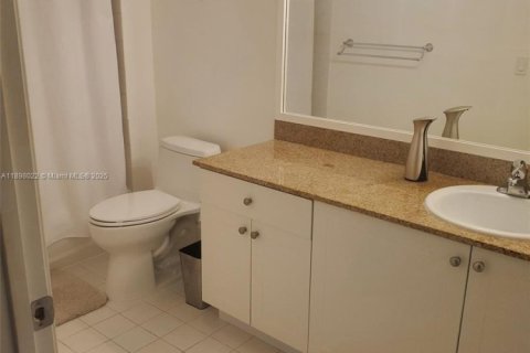 Condo in Miami, Florida, 1 bedroom № 1949839 - photo 10
