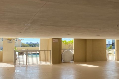 Condo in Miami, Florida, 1 bedroom № 1949839 - photo 14