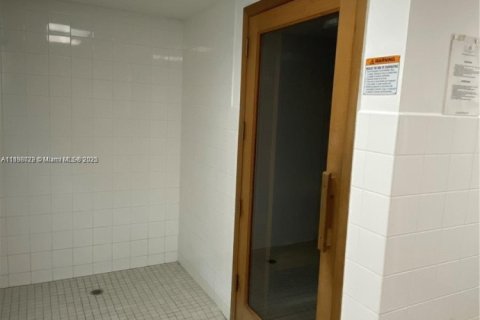 Condo in Miami, Florida, 1 bedroom № 1949839 - photo 20