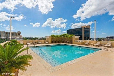 Condo in Miami, Florida, 1 bedroom № 1949839 - photo 13