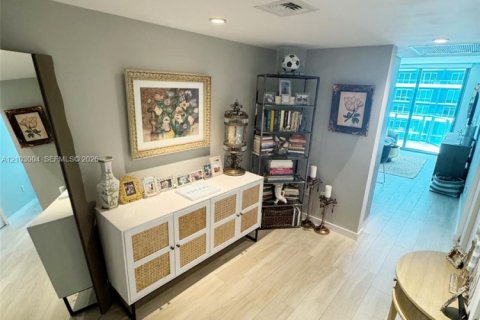 Copropriété à vendre à Miami, Floride: 1 chambre, 60.29 m2 № 2407806 - photo 4