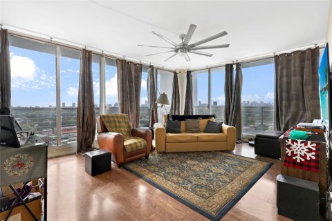 Copropriété à vendre à Hollywood, Floride: 2 chambres, 75.72 m2 № 1231451 - photo 1