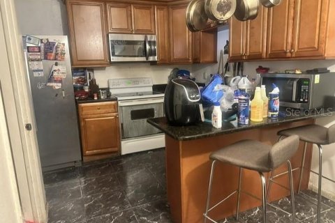 House in Tampa, Florida 3 bedrooms, 154.03 sq.m. № 2210283 - photo 4