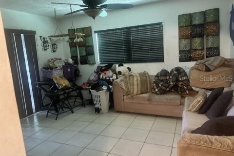 House in Tampa, Florida 3 bedrooms, 154.03 sq.m. № 2210283 - photo 2