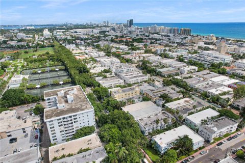 Condo in Miami Beach, Florida, 1 bedroom  № 1953644 - photo 27