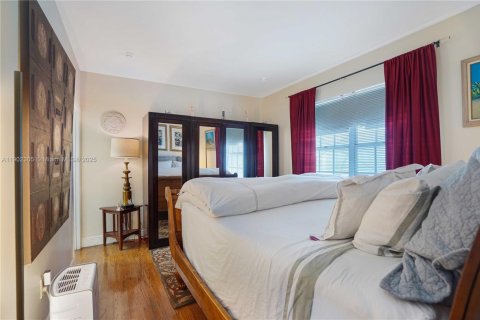 Condo in Miami Beach, Florida, 1 bedroom  № 1953644 - photo 12