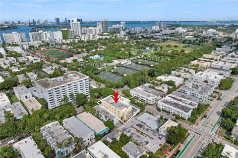 Condo in Miami Beach, Florida, 1 bedroom  № 1953644 - photo 29