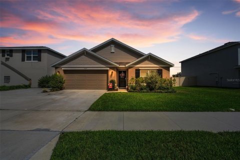 Villa ou maison à Spring Hill, Floride 4 chambres, 171.5 m2 № 2223432
