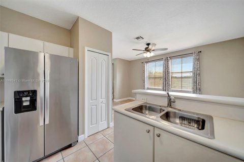 Copropriété à louer à Miramar, Floride: 2 chambres, 111.95 m2 № 1946869 - photo 11