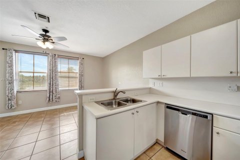 Copropriété à louer à Miramar, Floride: 2 chambres, 111.95 m2 № 1946869 - photo 10