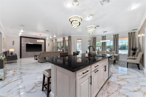 House in Orlando, Florida 5 bedrooms, 379.13 sq.m. № 1637068 - photo 29
