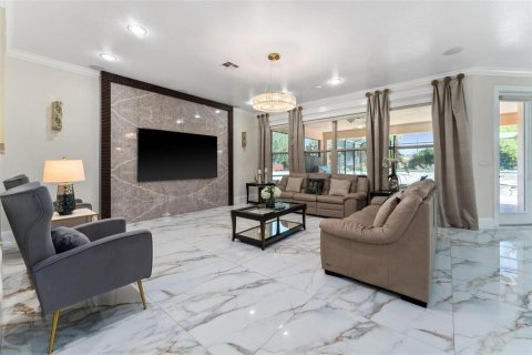 House in Orlando, Florida 5 bedrooms, 379.13 sq.m. № 1637068 - photo 21