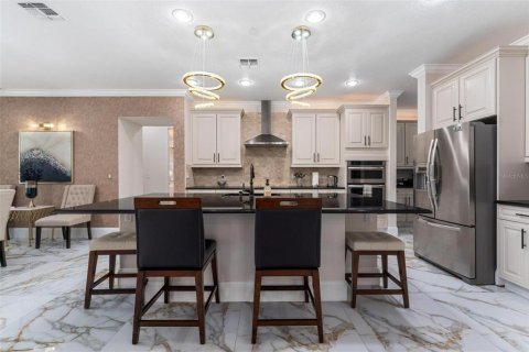 House in Orlando, Florida 5 bedrooms, 379.13 sq.m. № 1637068 - photo 26