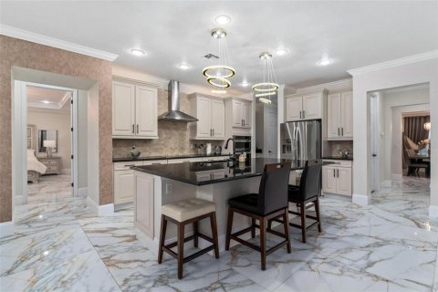 House in Orlando, Florida 5 bedrooms, 379.13 sq.m. № 1637068 - photo 27