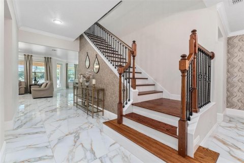 House in Orlando, Florida 5 bedrooms, 379.13 sq.m. № 1637068 - photo 6