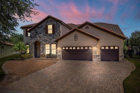 House in Orlando, Florida 5 bedrooms, 379.13 sq.m. № 1637068 - photo 2