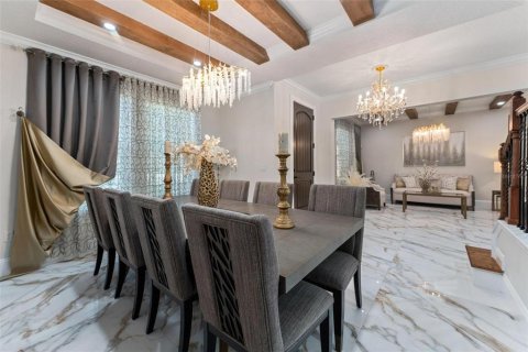 House in Orlando, Florida 5 bedrooms, 379.13 sq.m. № 1637068 - photo 12