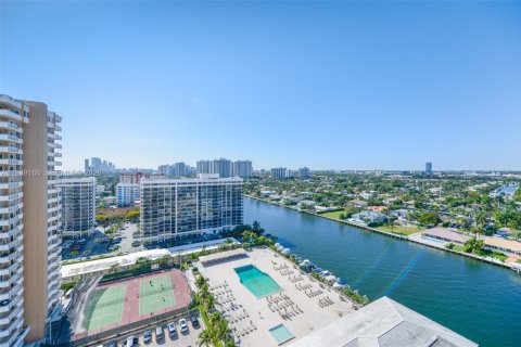 Copropriété à vendre à Hallandale Beach, Floride: 2 chambres, 108.79 m2 № 2089135 - photo 29
