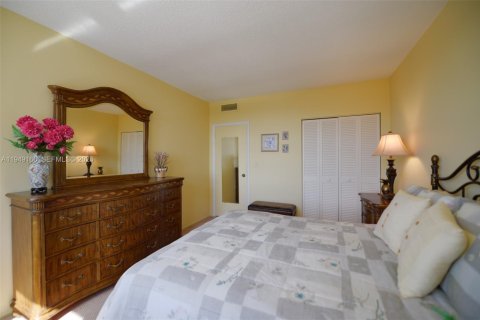 Copropriété à vendre à Hallandale Beach, Floride: 2 chambres, 108.79 m2 № 2089135 - photo 23