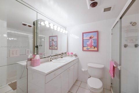 Copropriété à vendre à Hallandale Beach, Floride: 2 chambres, 108.79 m2 № 2089135 - photo 26
