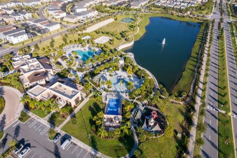 Touwnhouse à vendre à Kissimmee, Floride: 4 chambres, 199.28 m2 № 2315178 - photo 2