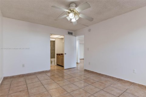 Copropriété à vendre à Miami, Floride: 2 chambres, 86.49 m2 № 1841319 - photo 14